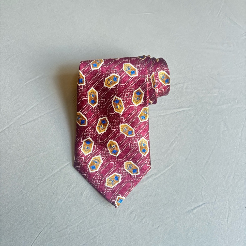 The Metropolitan Museum of Art Tie 100% silk maroon gold